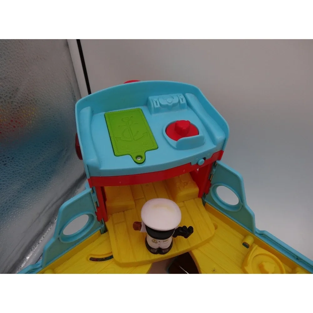 Fisher-Price‎ Little People Everyday Adventures Airport & Travel Friend Ship Set